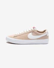 NIKE SB ZOOM BLAZER LOW PRO GT - BIOBEIGE/ WHITE/ GYMRED